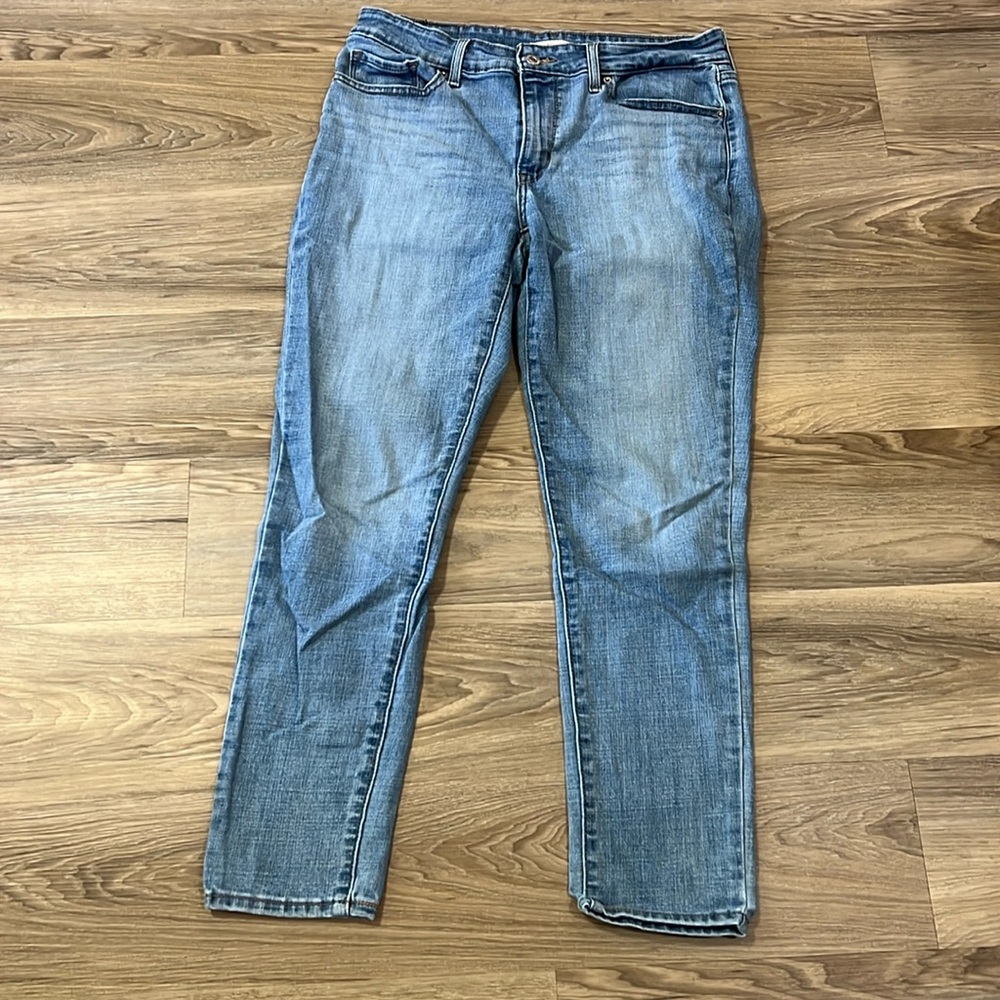 Levi’s 711 Skinny Jeans